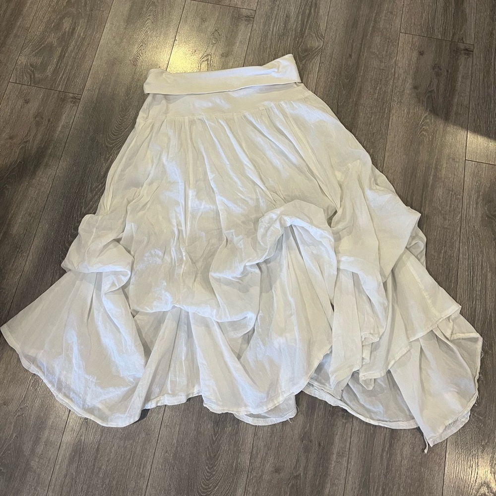 Medium, White ruffle skirt